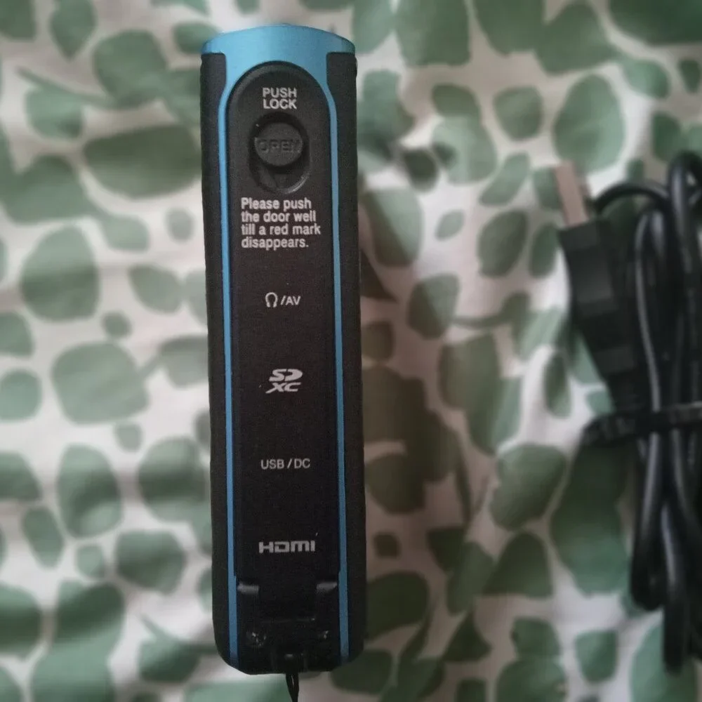 JVC Picsio water proof full HD hdmi includes 8gb sandisk sd card